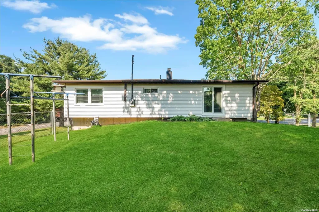 2 Sandpiper Lane Centereach NY 11720