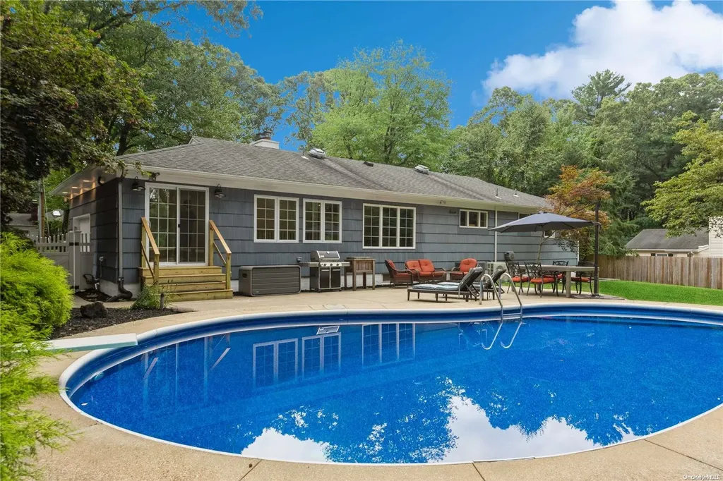 41 New Mill Road Smithtown NY 11787