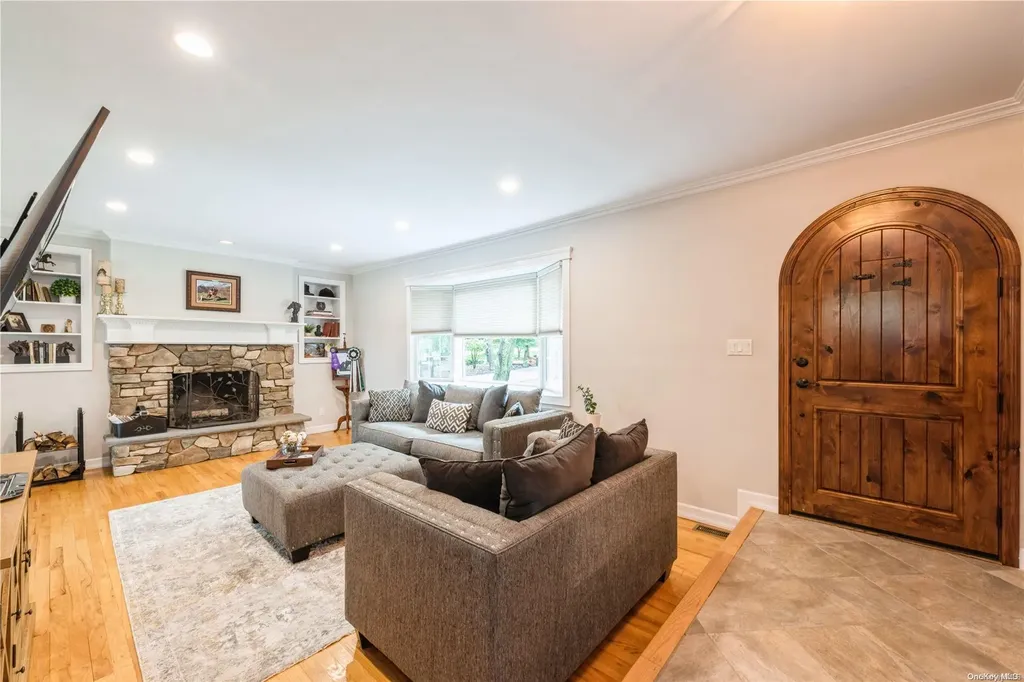 41 New Mill Road Smithtown NY 11787
