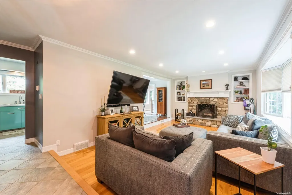 41 New Mill Road Smithtown NY 11787