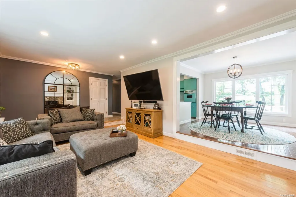 41 New Mill Road Smithtown NY 11787