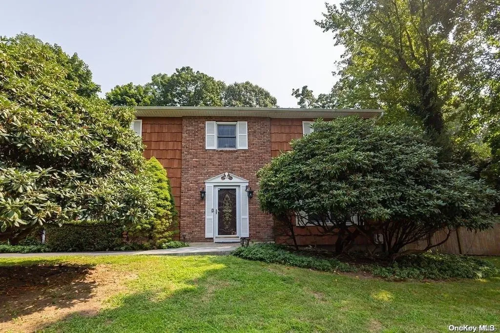 7 Bevy Hollow Road Setauket NY 11733