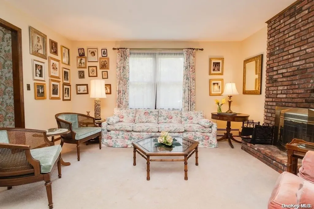 7 Bevy Hollow Road Setauket NY 11733