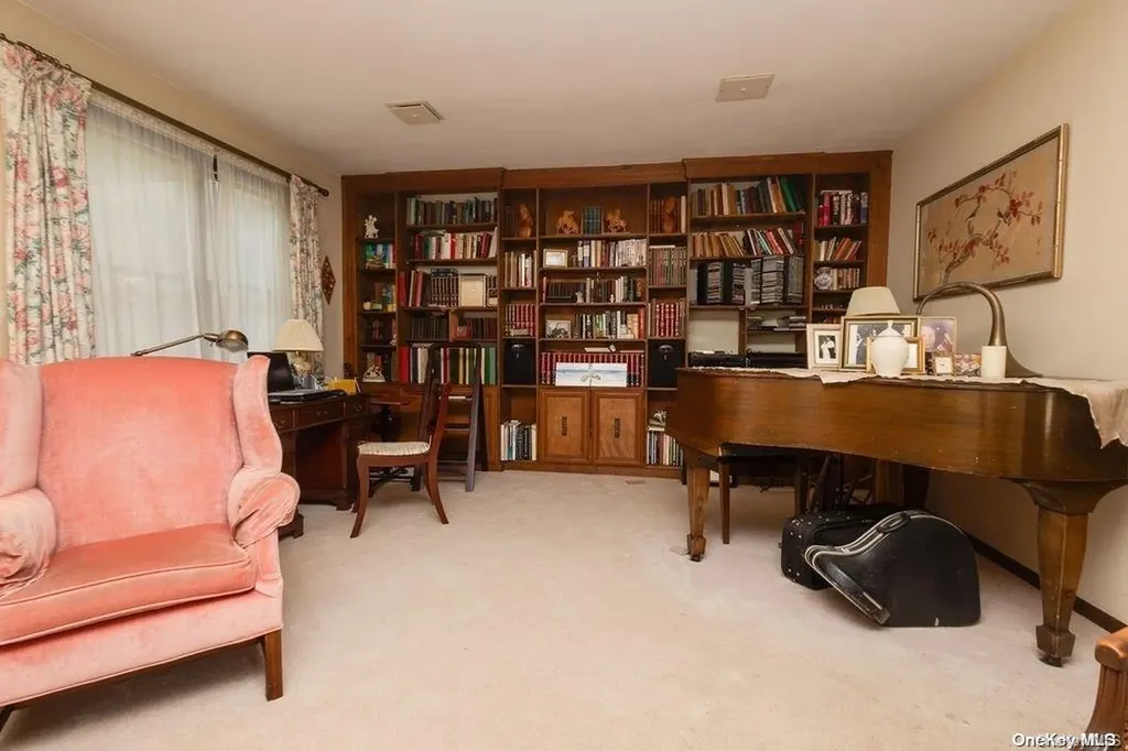 7 Bevy Hollow Road Setauket NY 11733