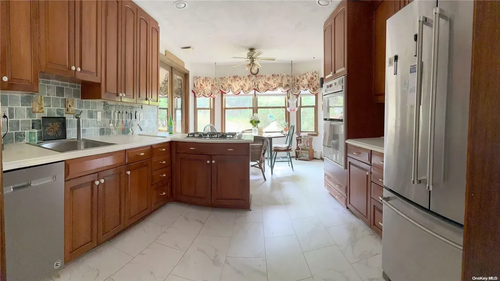 7 Bevy Hollow Road Setauket NY 11733