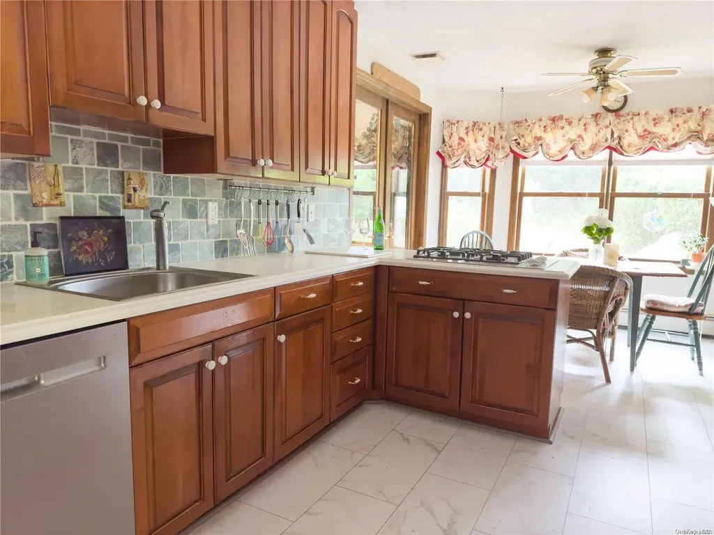 7 Bevy Hollow Road Setauket NY 11733