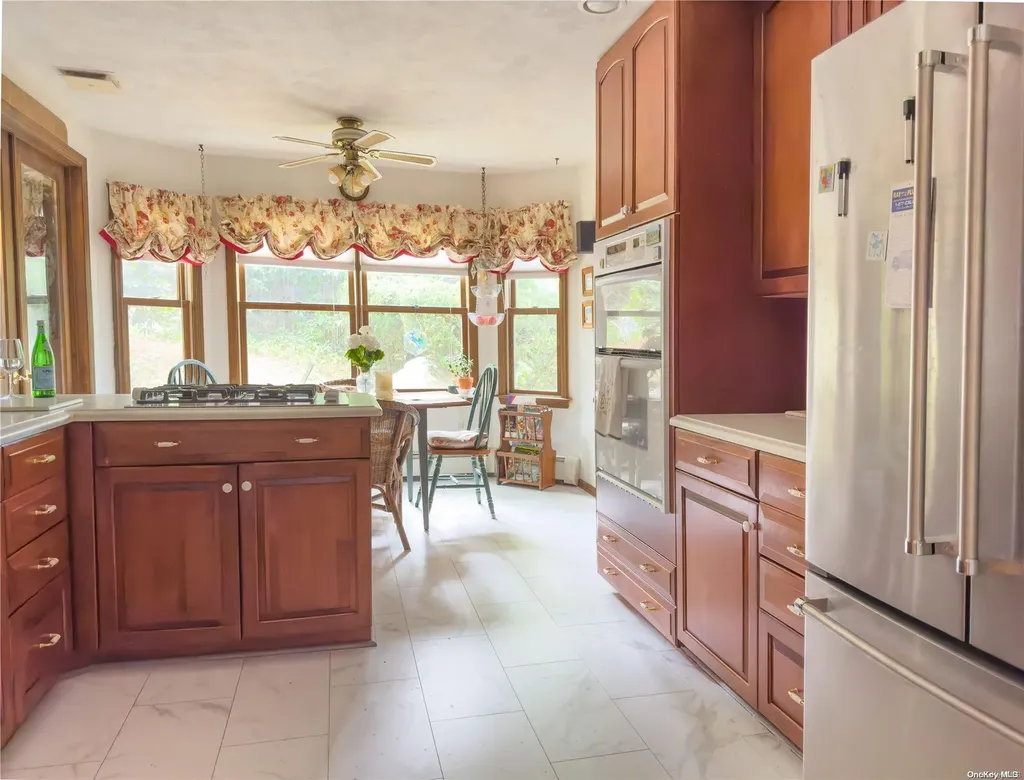 7 Bevy Hollow Road Setauket NY 11733