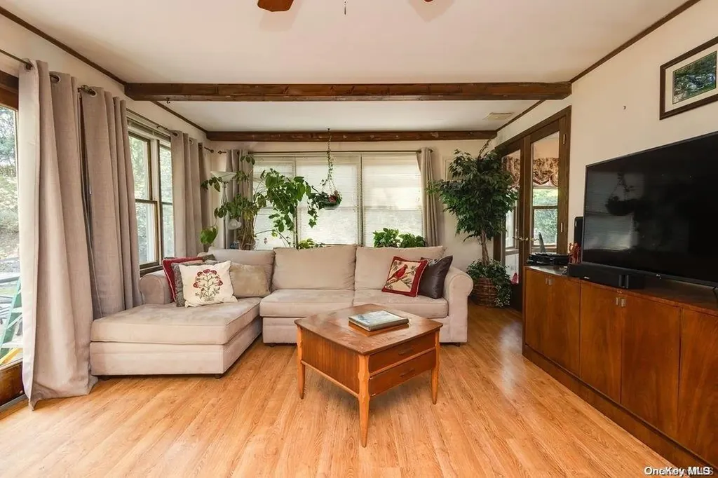 7 Bevy Hollow Road Setauket NY 11733