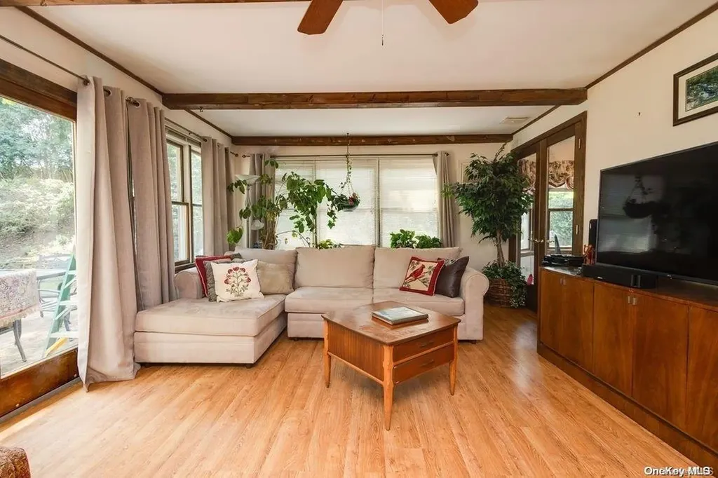 7 Bevy Hollow Road Setauket NY 11733