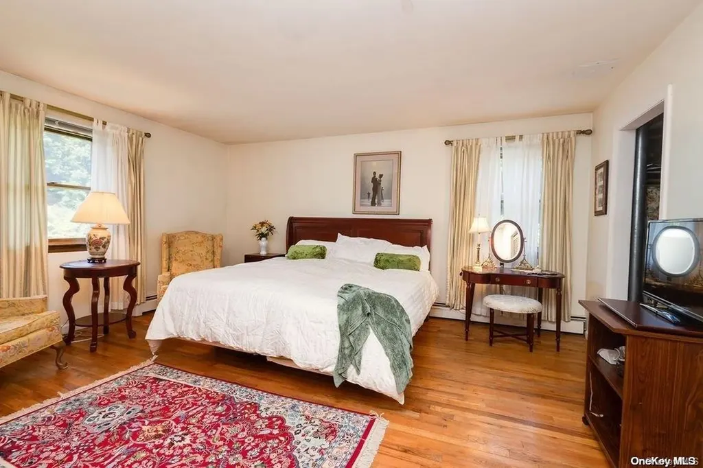 7 Bevy Hollow Road Setauket NY 11733