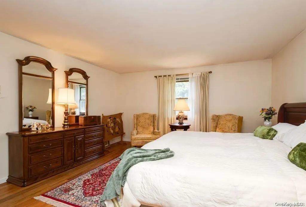 7 Bevy Hollow Road Setauket NY 11733