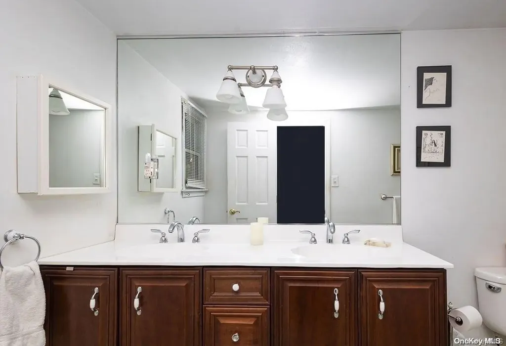 7 Bevy Hollow Road Setauket NY 11733