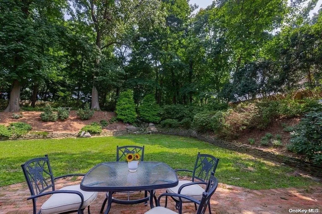 7 Bevy Hollow Road Setauket NY 11733