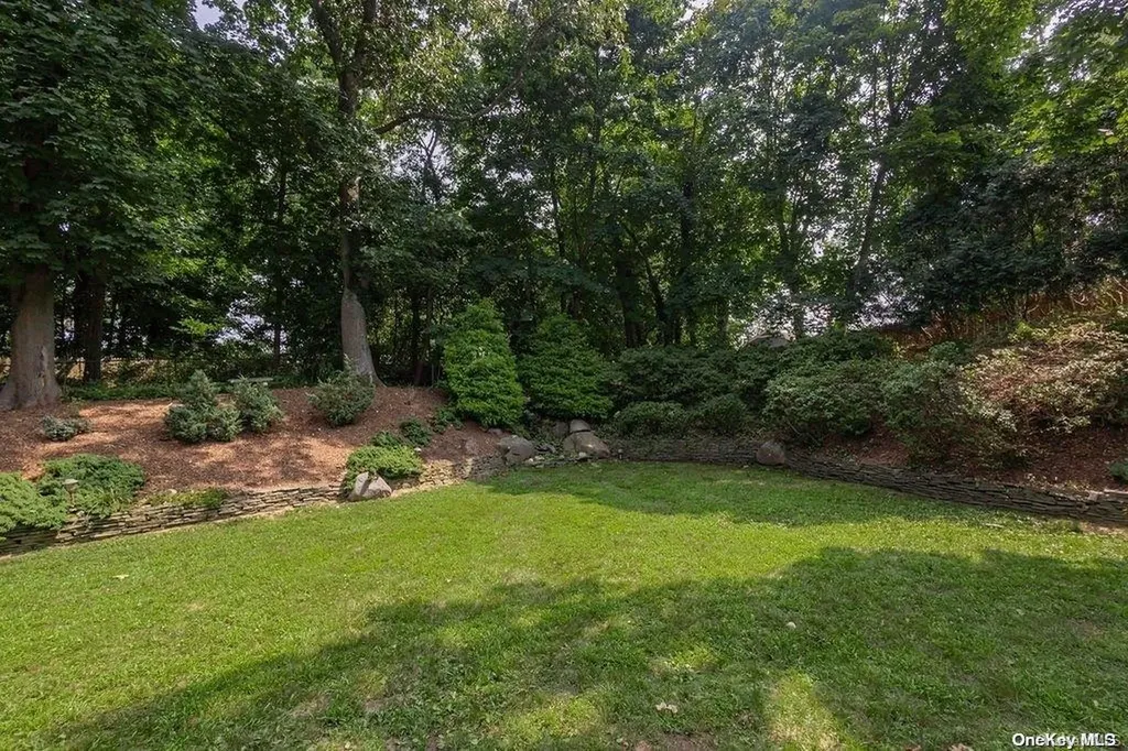 7 Bevy Hollow Road Setauket NY 11733