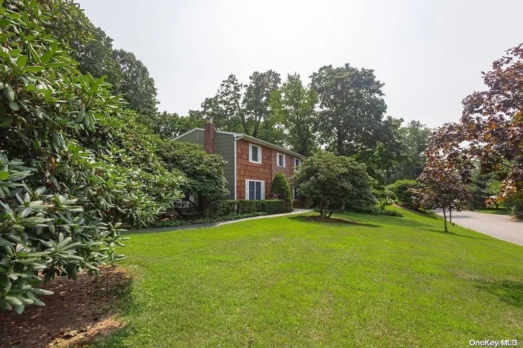 7 Bevy Hollow Road Setauket NY 11733