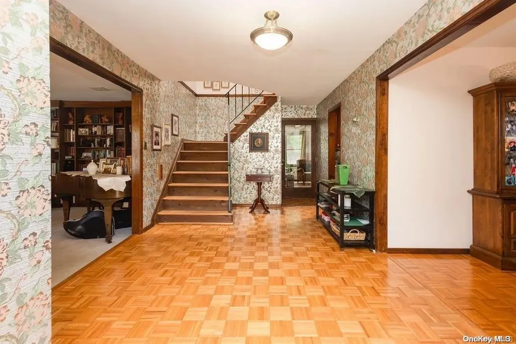7 Bevy Hollow Road Setauket NY 11733