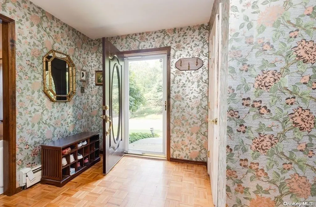 7 Bevy Hollow Road Setauket NY 11733