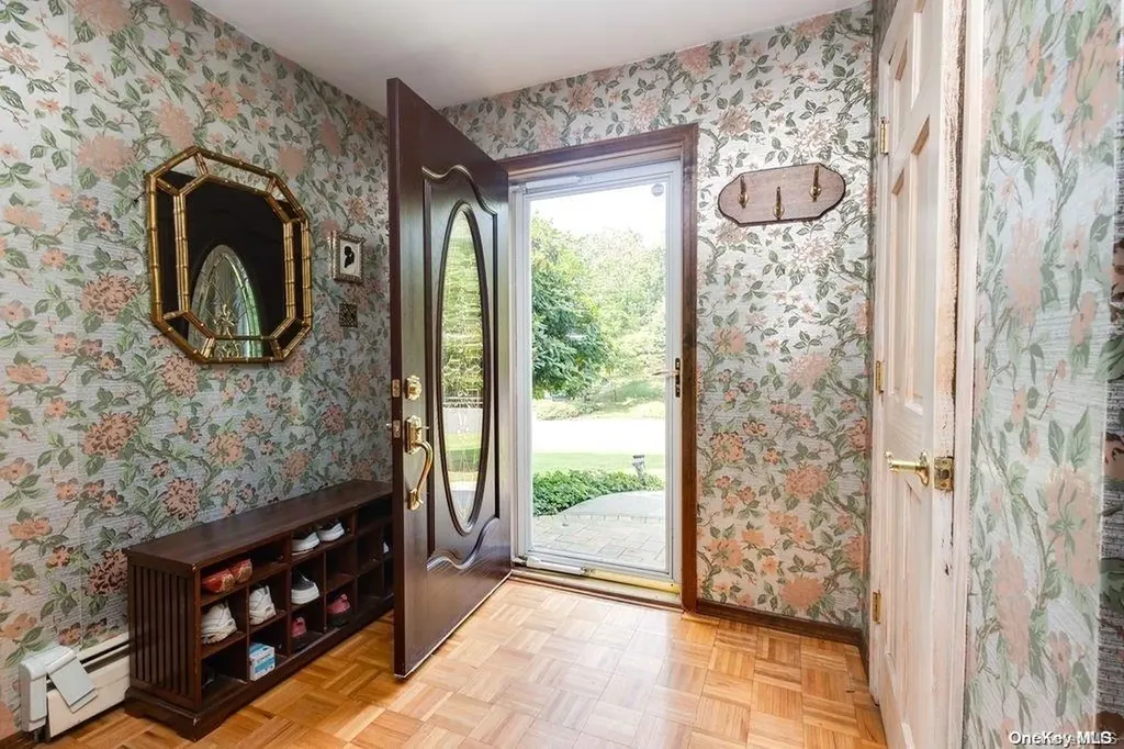 7 Bevy Hollow Road Setauket NY 11733