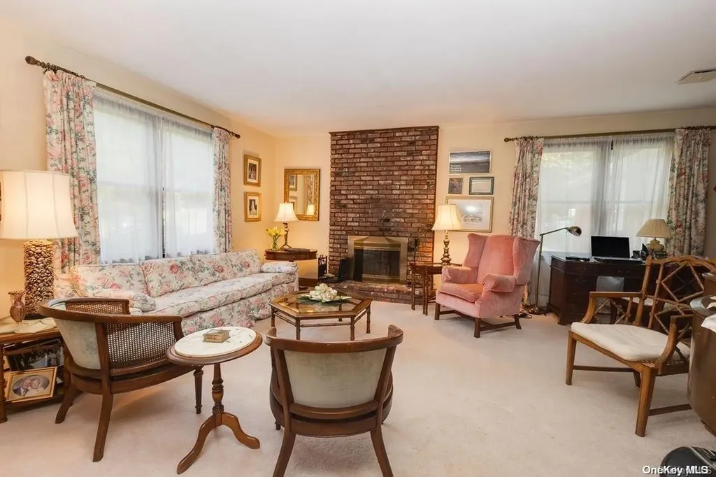 7 Bevy Hollow Road Setauket NY 11733