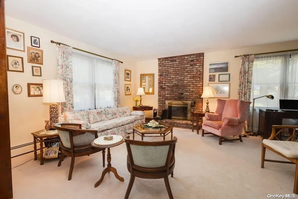 7 Bevy Hollow Road Setauket NY 11733