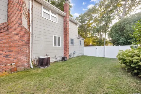202 Livingston Avenue Babylon NY 11702