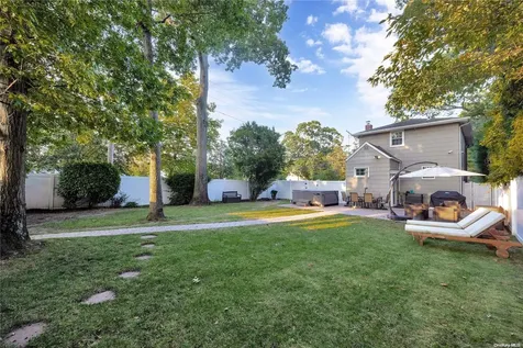 202 Livingston Avenue Babylon NY 11702