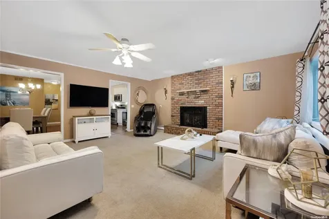 202 Livingston Avenue Babylon NY 11702