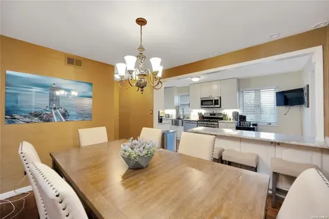 202 Livingston Avenue Babylon NY 11702