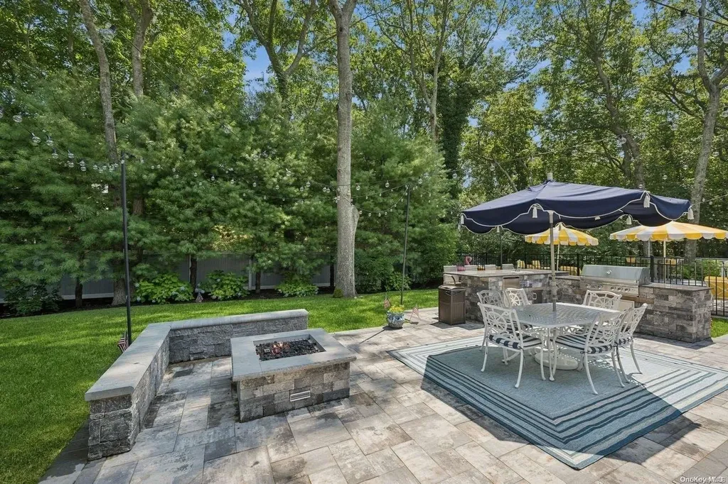 124 Bridies Path Southampton NY 11968
