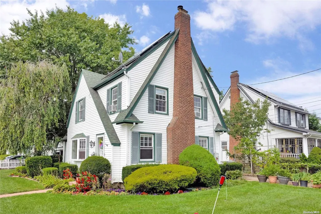 90 Parsons Drive Hempstead NY 11550