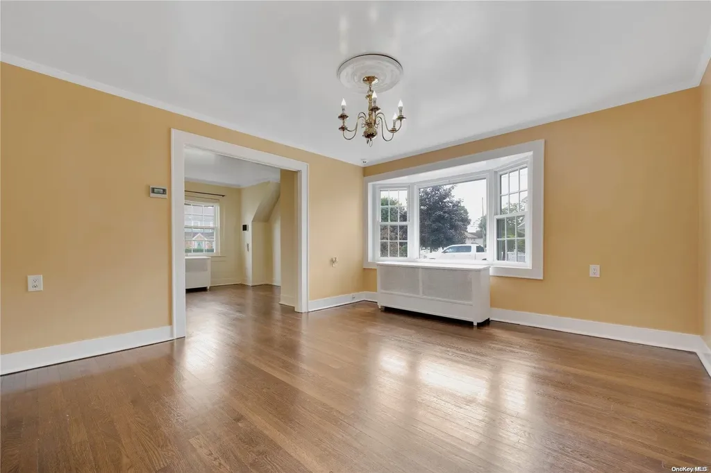 90 Parsons Drive Hempstead NY 11550
