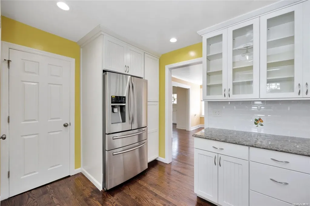 90 Parsons Drive Hempstead NY 11550