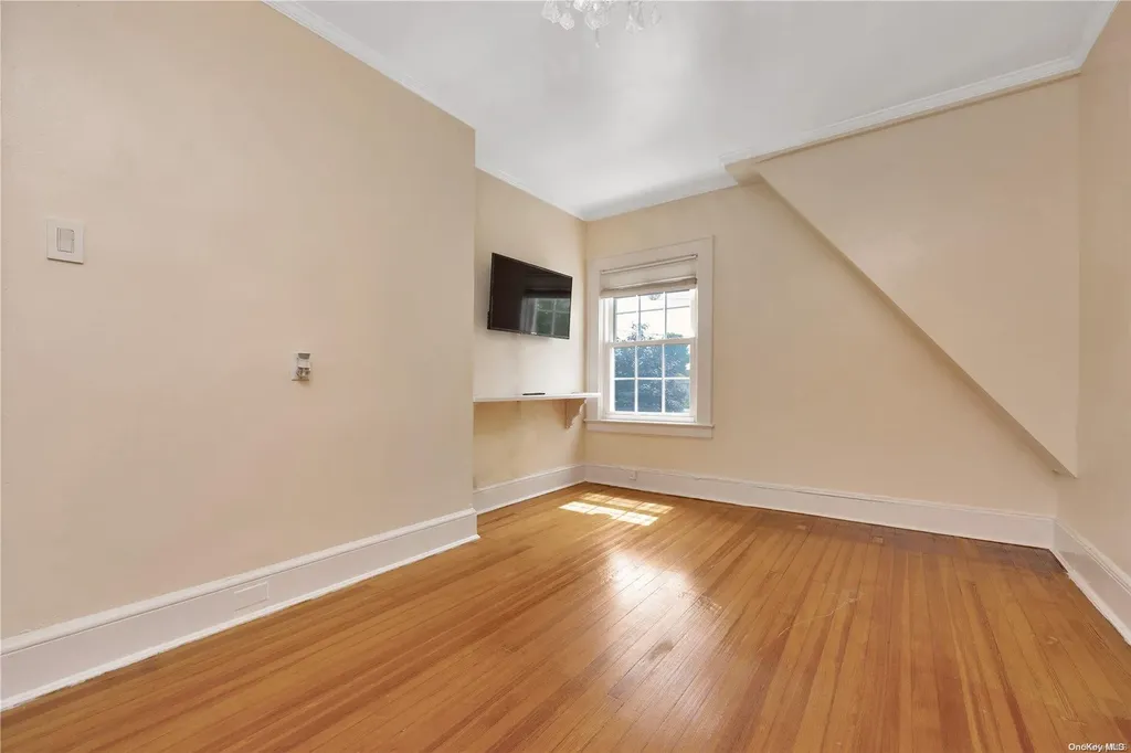 90 Parsons Drive Hempstead NY 11550