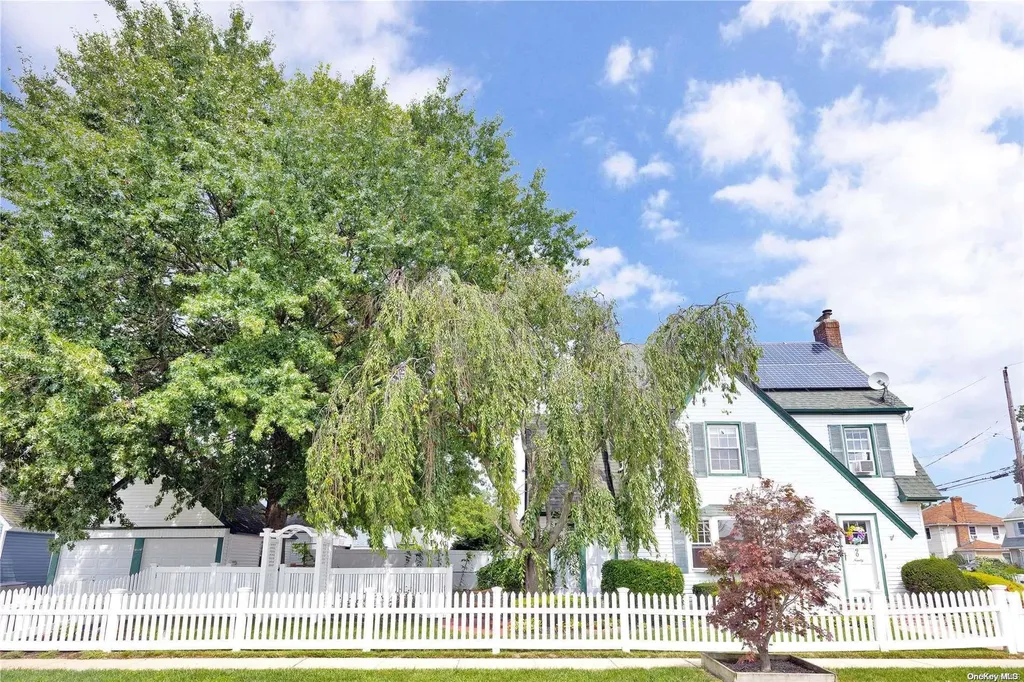 90 Parsons Drive Hempstead NY 11550