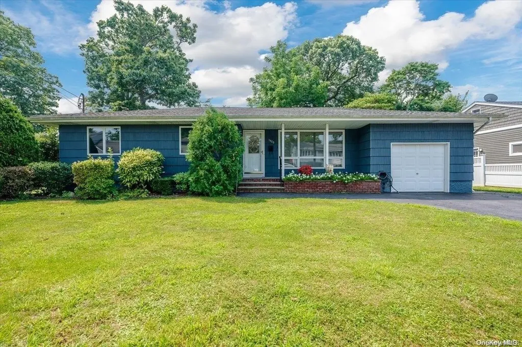 1420 Madison Avenue West Islip NY 11795