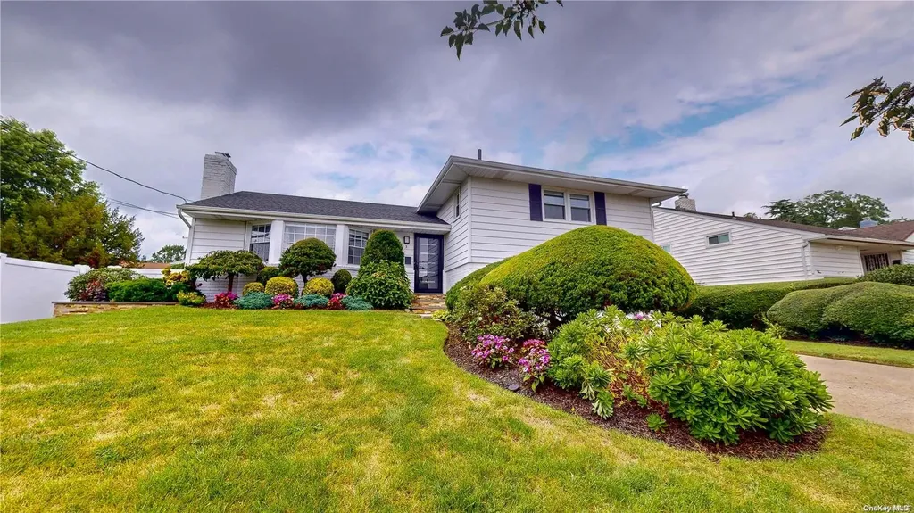 3 Meadow Lane Freeport NY 11520