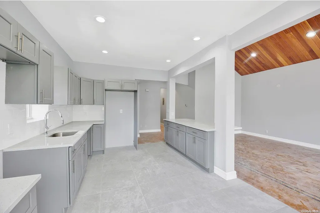 616 E 52nd Street Brooklyn NY 11203
