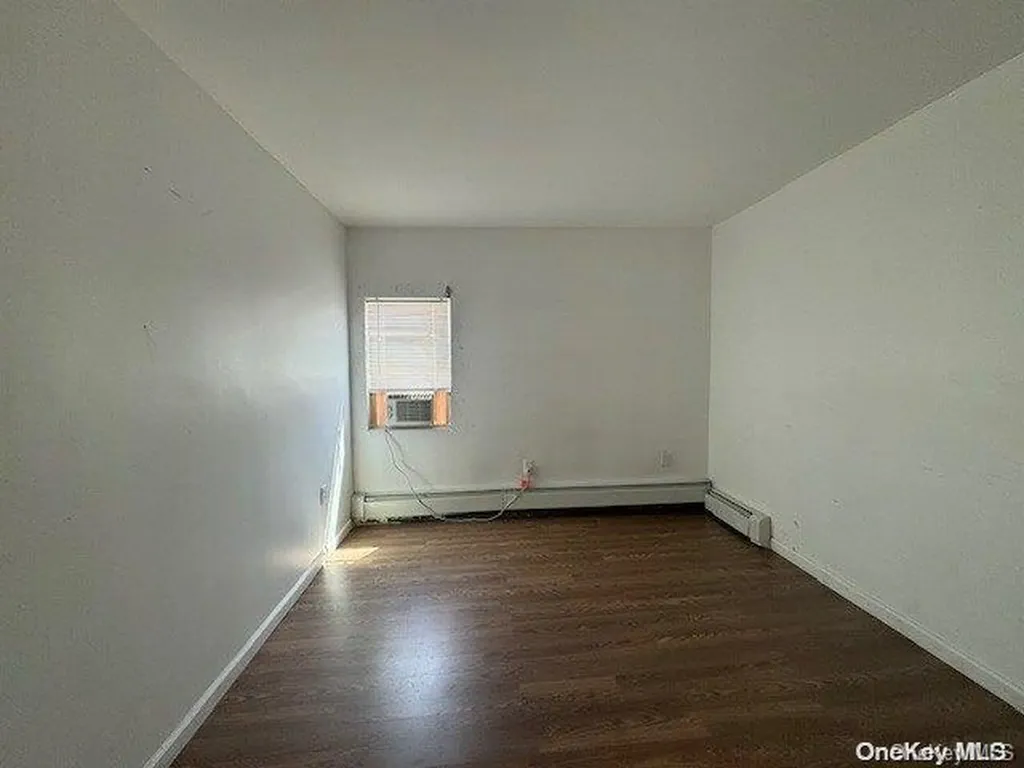 102 E 6th Road Broad Channel NY 11693