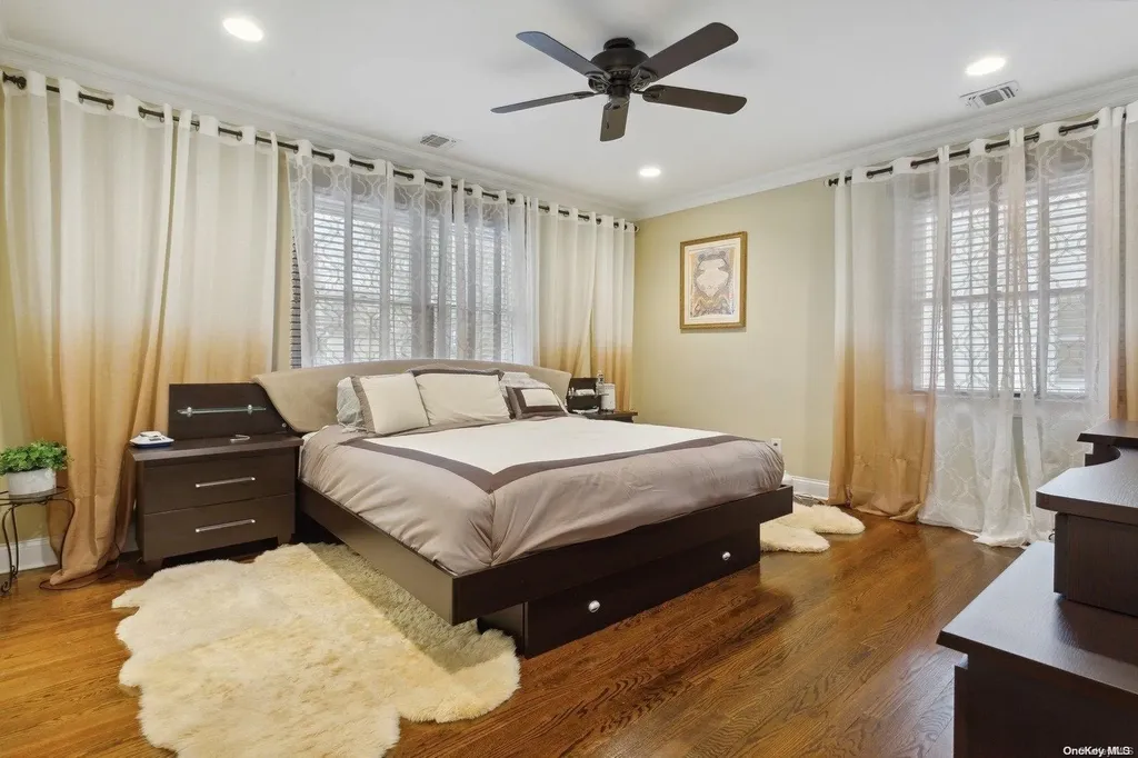559 Donald Lane Woodmere NY 11598