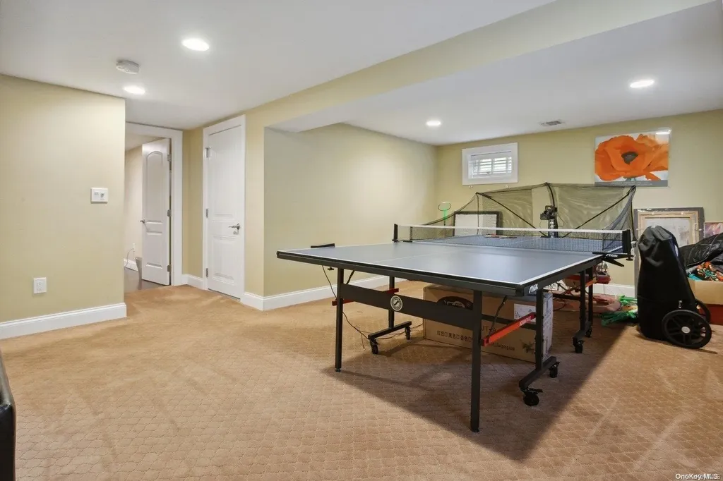 559 Donald Lane Woodmere NY 11598