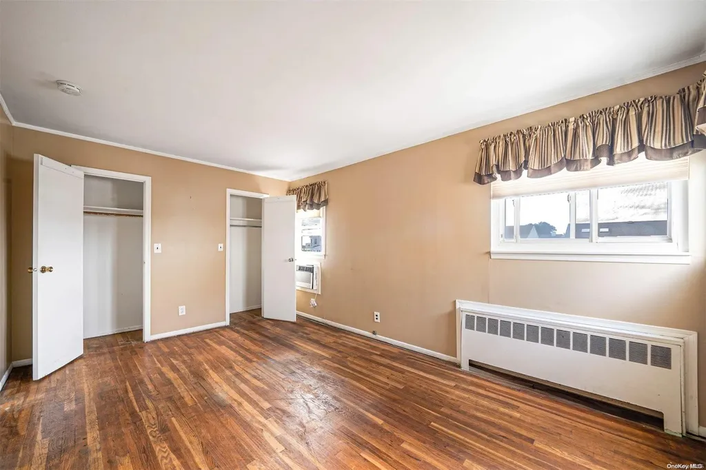 92 E 1st Street Freeport NY 11520