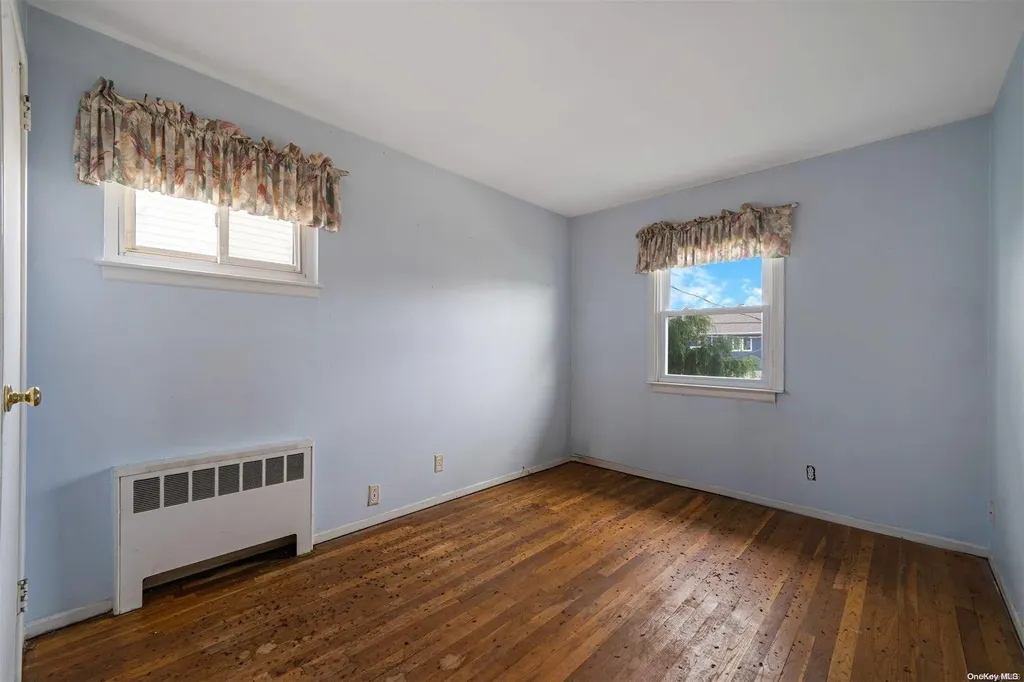 92 E 1st Street Freeport NY 11520