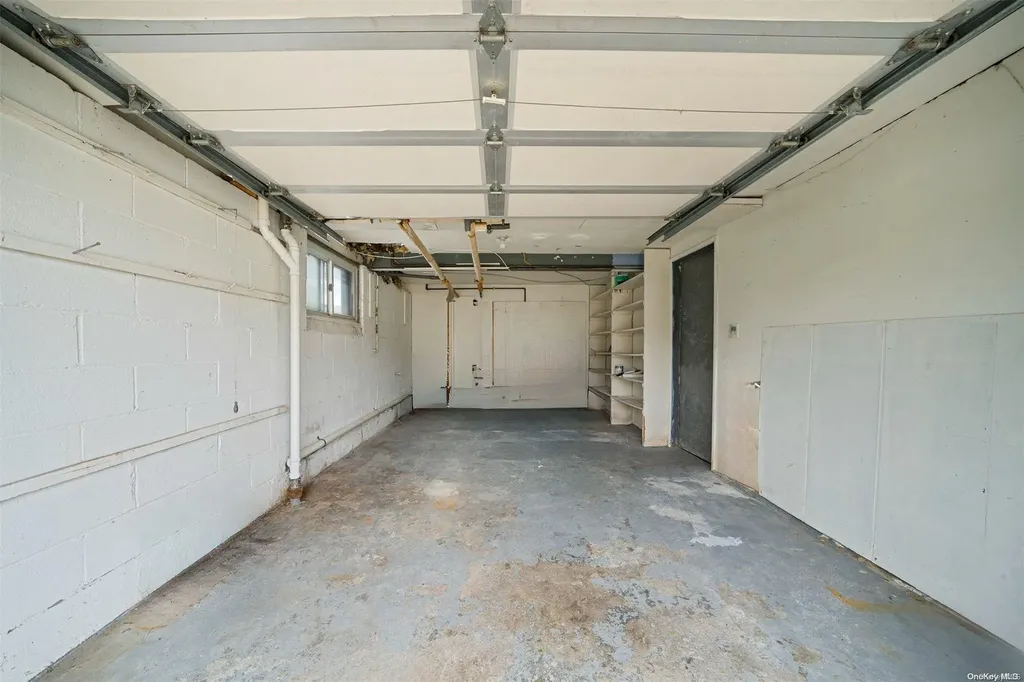 92 E 1st Street Freeport NY 11520