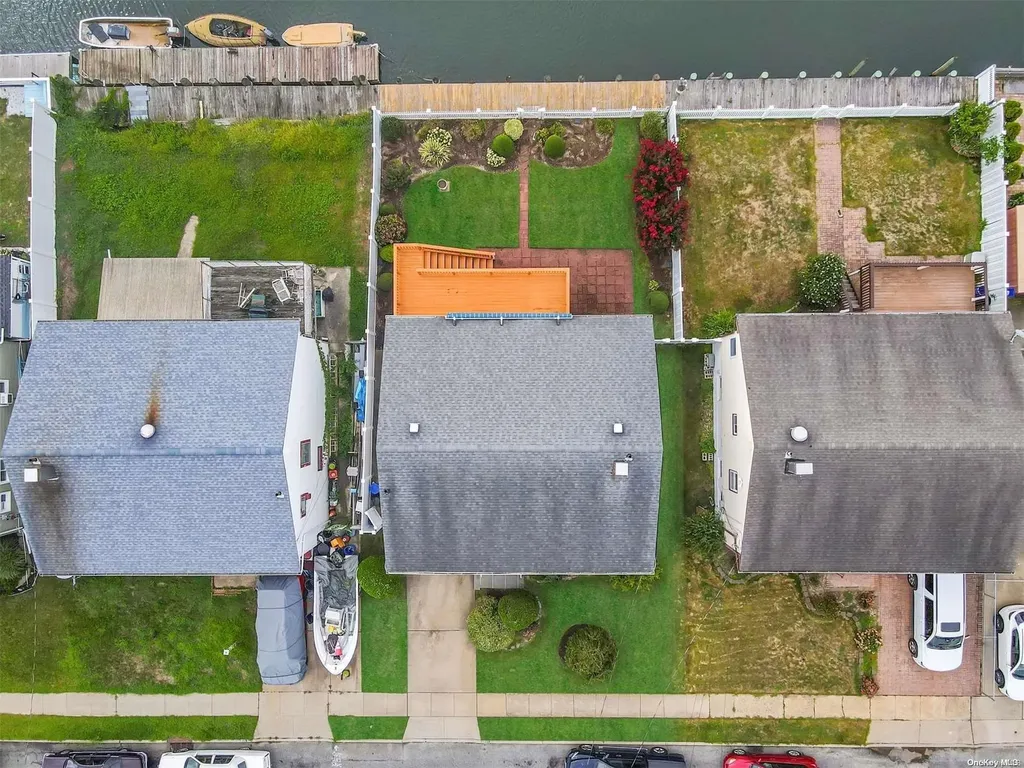 92 E 1st Street Freeport NY 11520