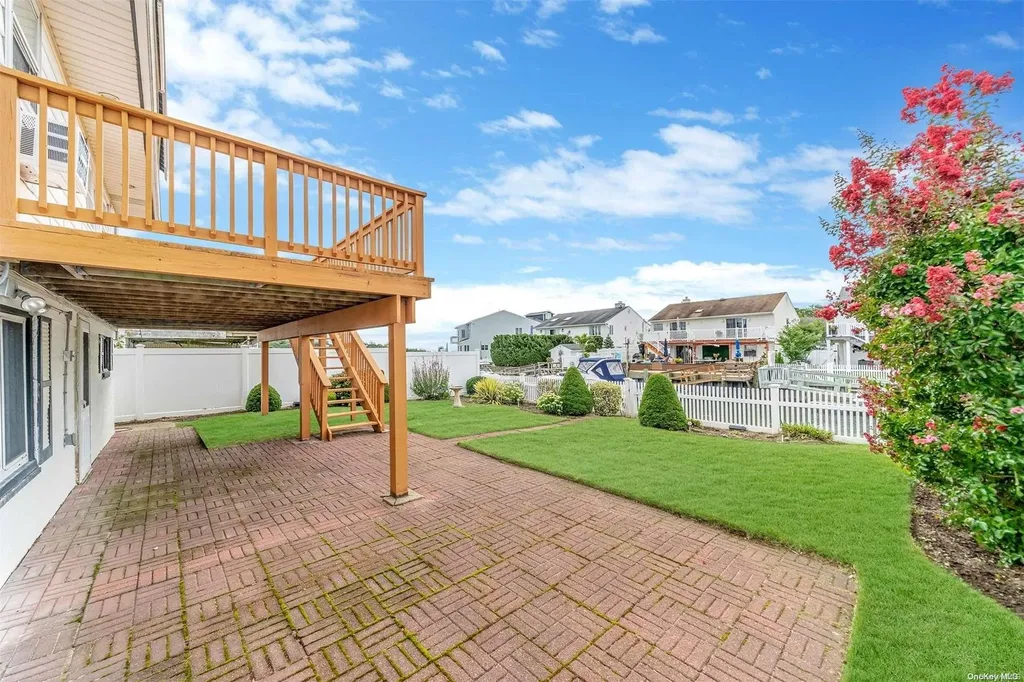 92 E 1st Street Freeport NY 11520