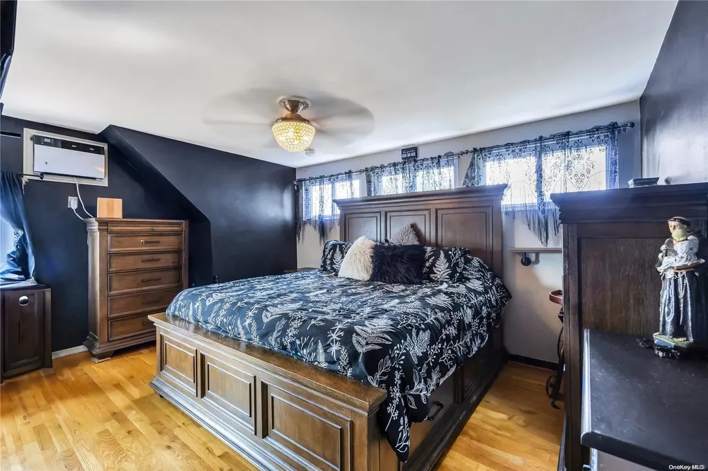 14 Rigger Lane Levittown NY 11756