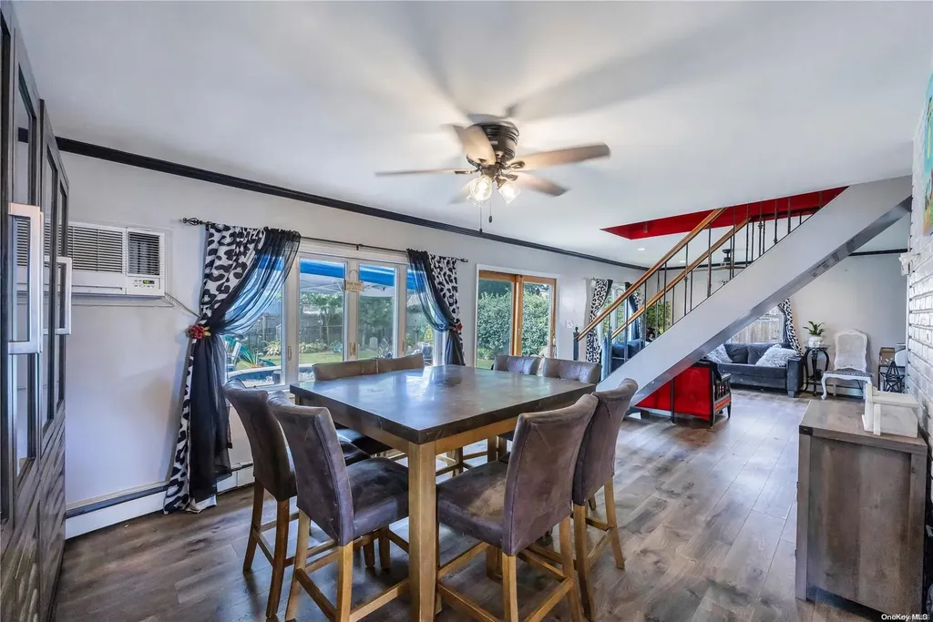 14 Rigger Lane Levittown NY 11756