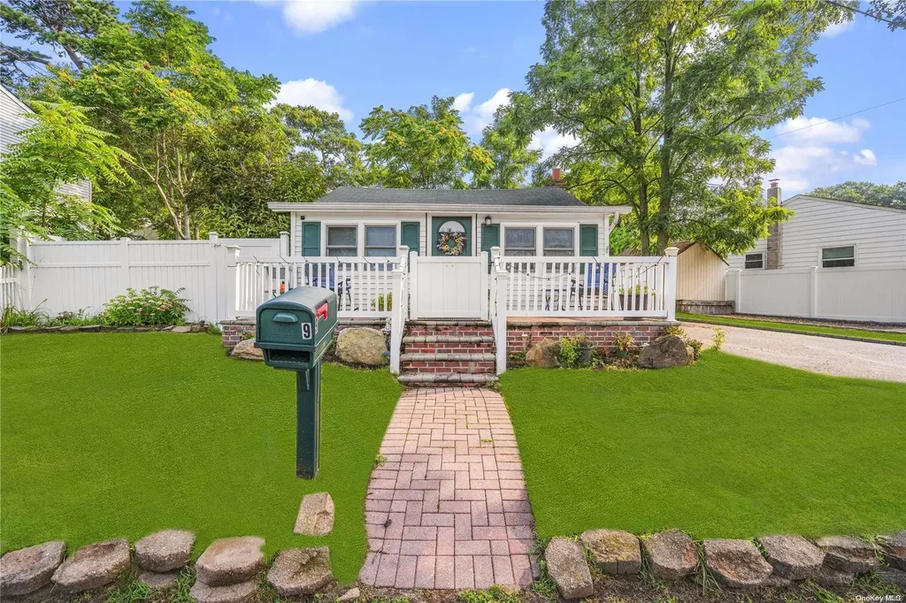 9 Mills Path Ronkonkoma NY 11779