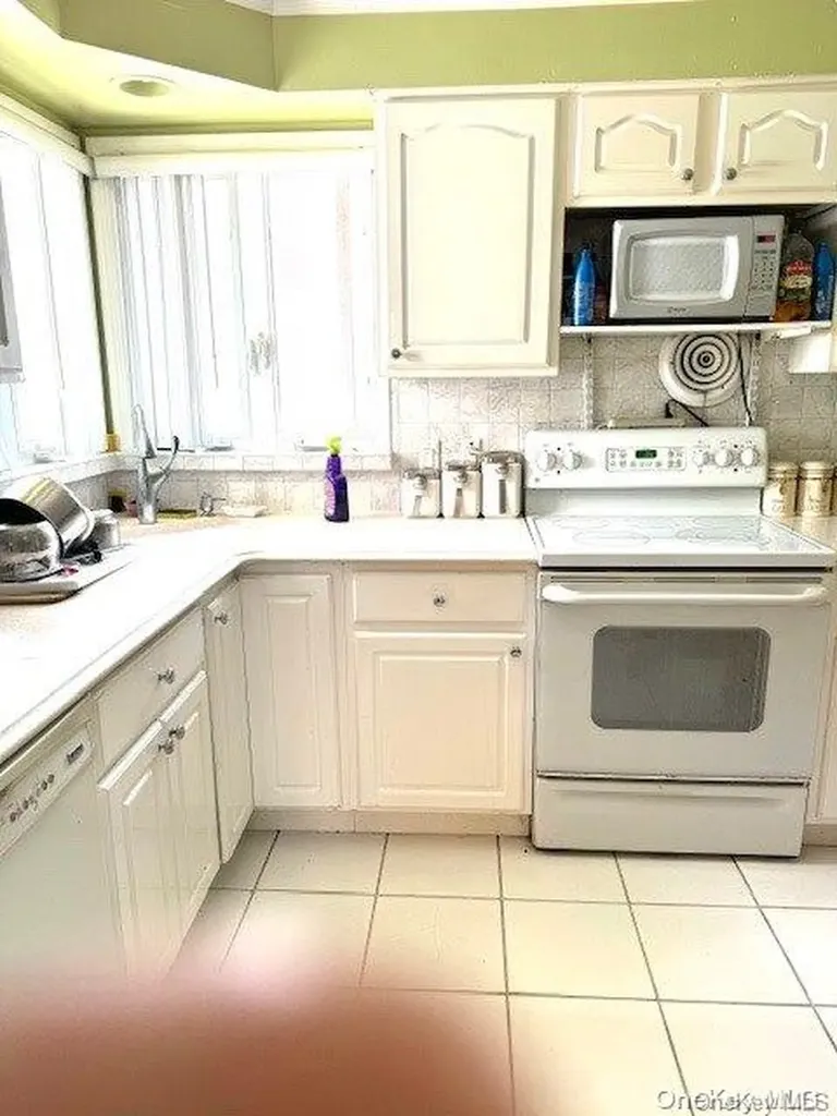 883 Balfour Street Valley Stream NY 11580