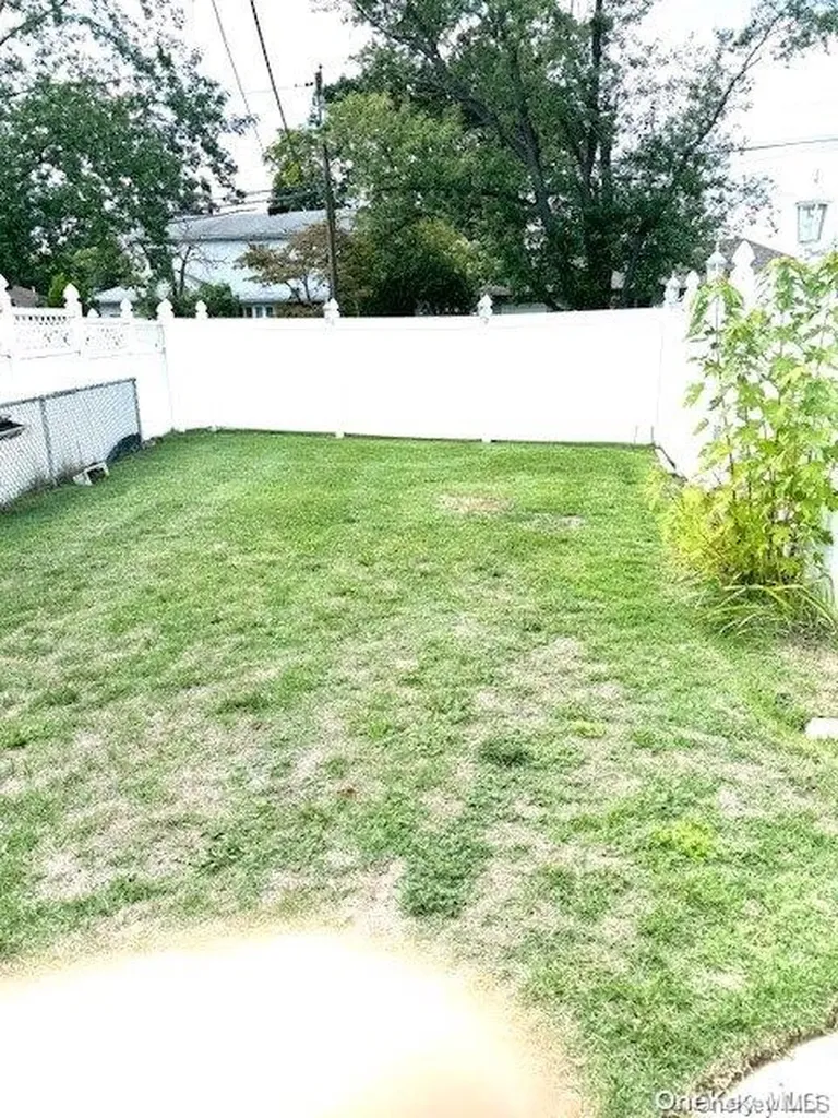 883 Balfour Street Valley Stream NY 11580